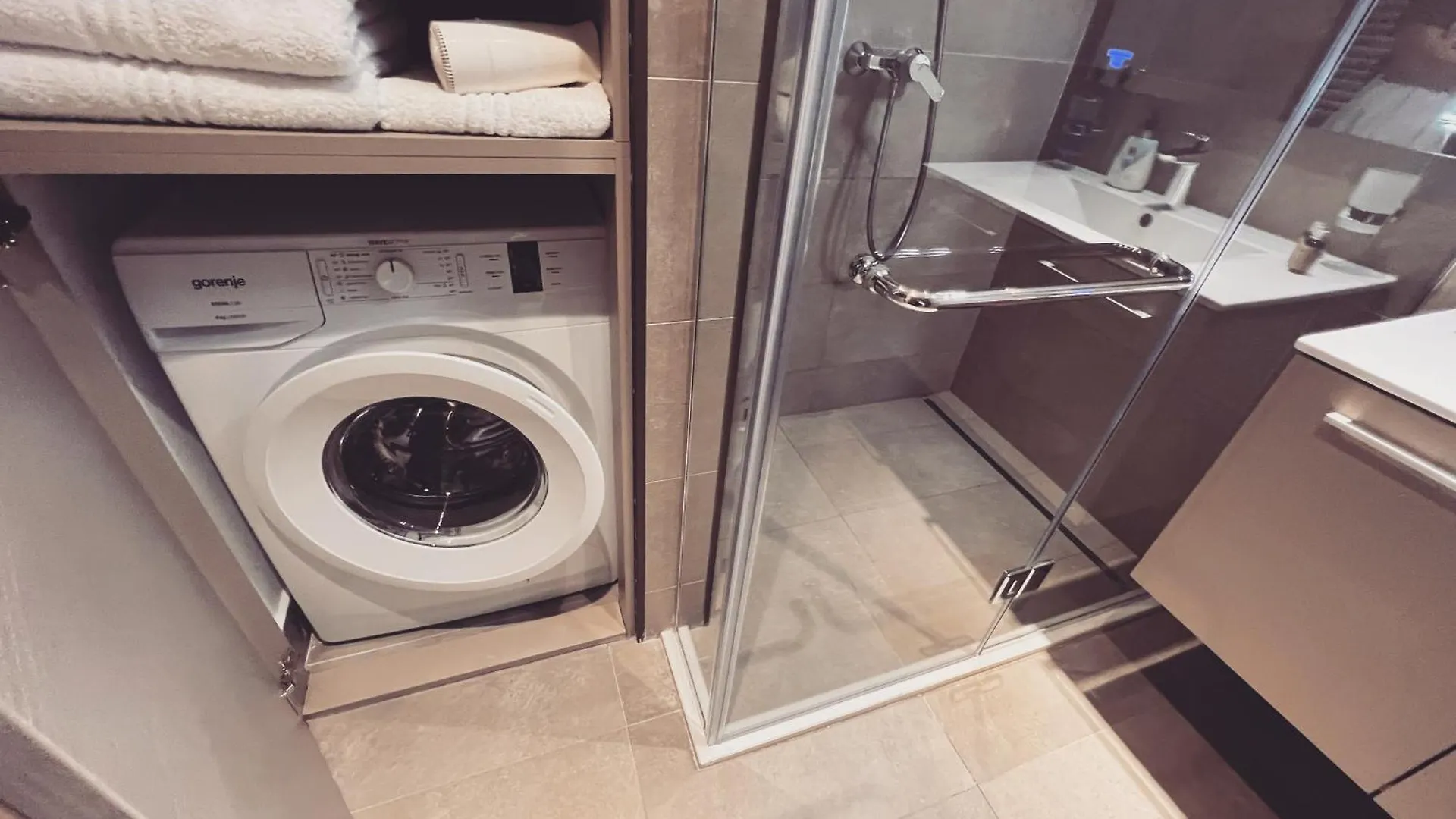 Gq Premium Apartments In Alliance Palace Batumi