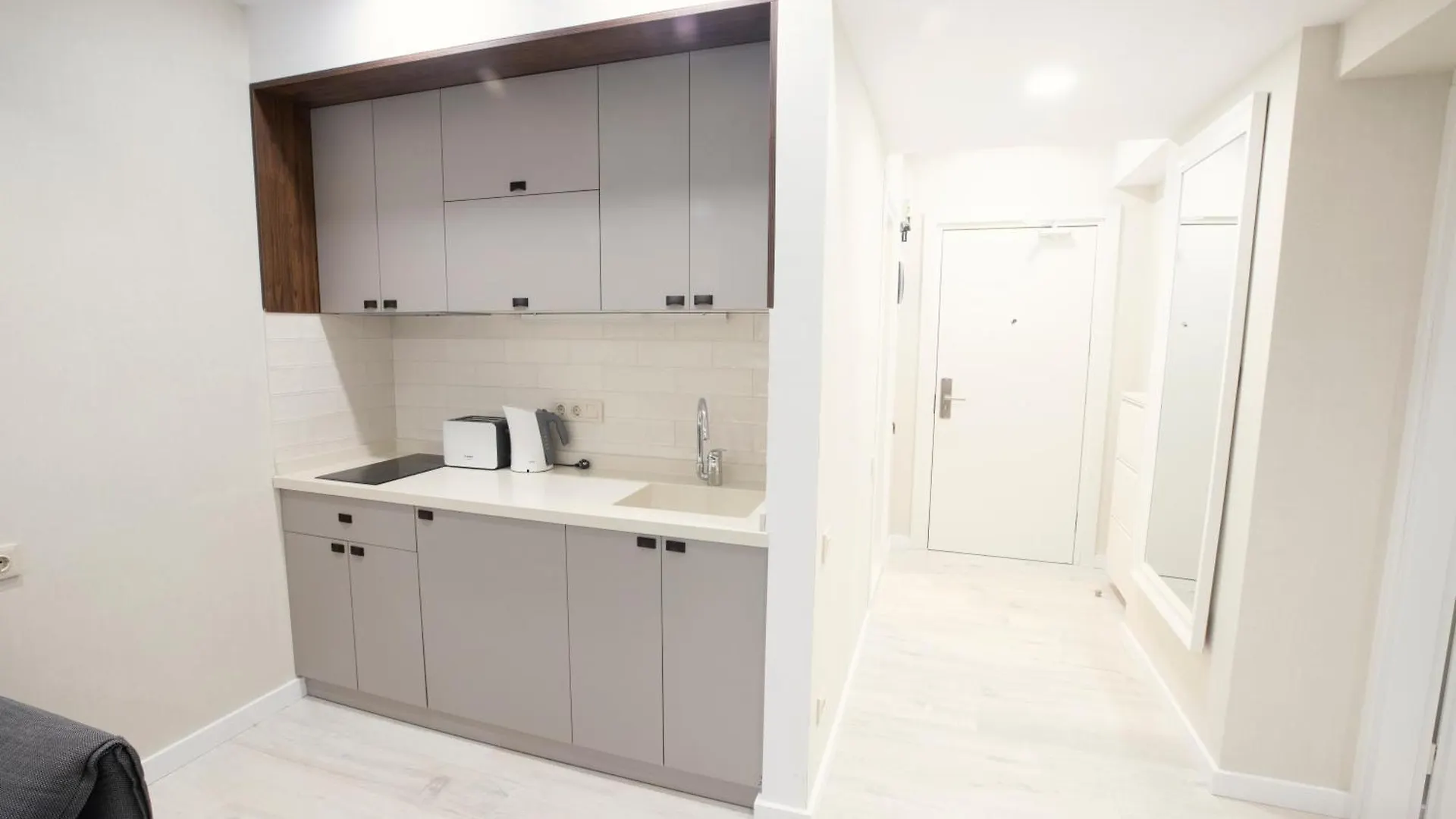 Gq Premium Apartments In Alliance Palace Batumi 0*,