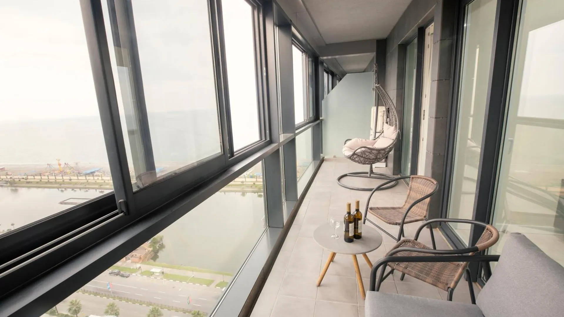 Gq Premium Apartments In Alliance Palace Batumi 0*,